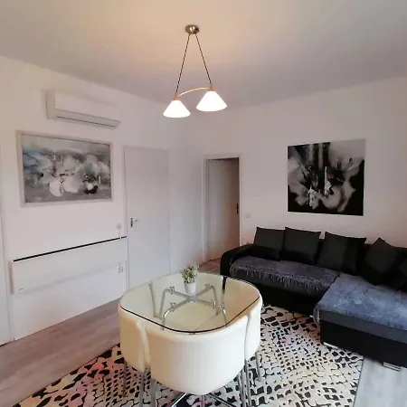 Appartement In 19405 *