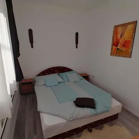 Apartment In 19405